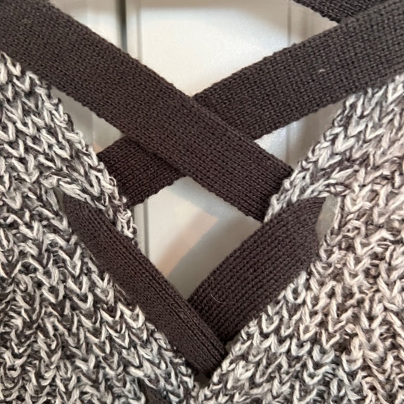 Dex sweater - Picture 2 of 3